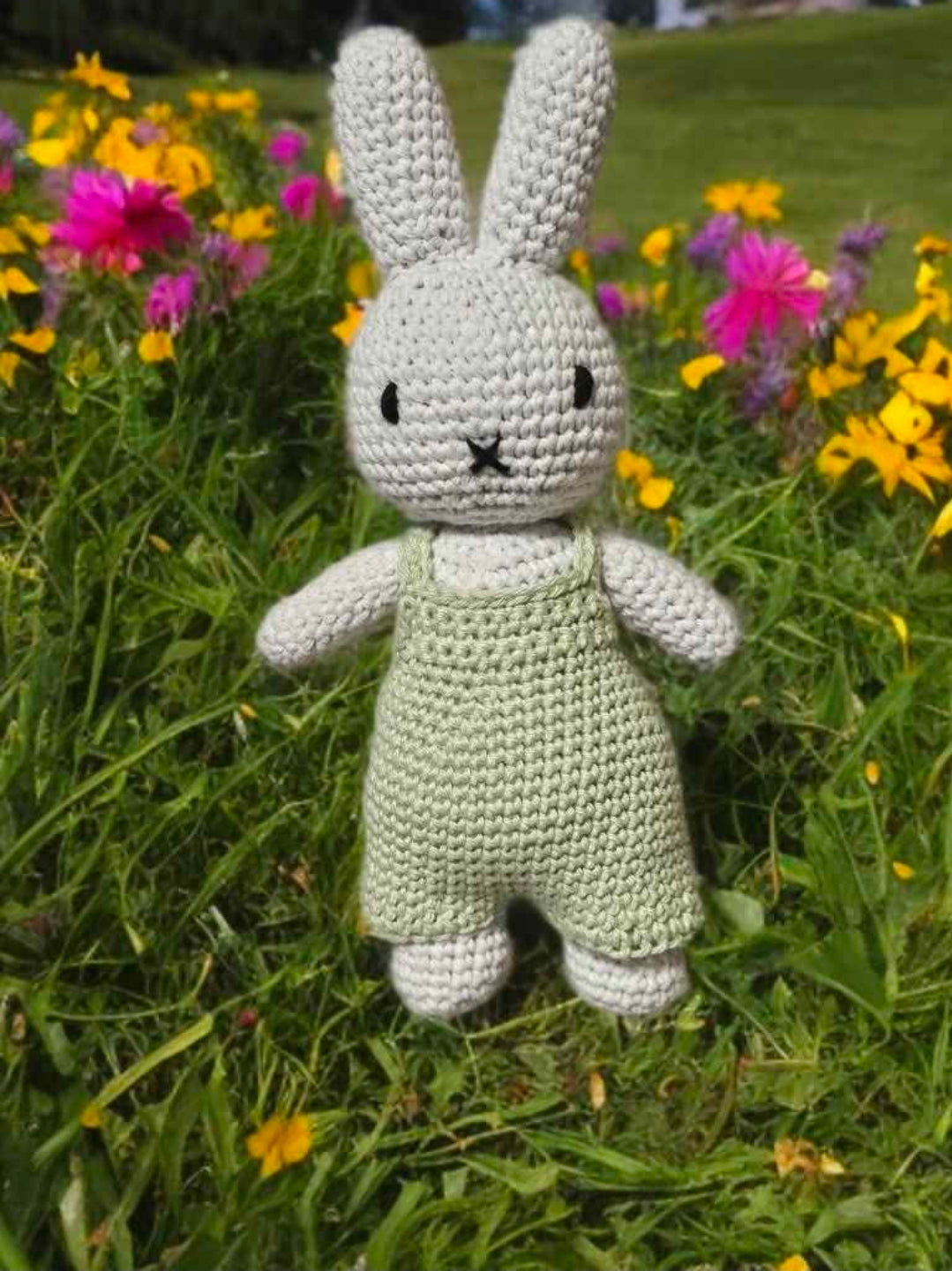 Gehäkelte Tiere - Handgehäkelter Kuschelhase (20 cm) – Personalisiertes Baumwoll-Plüschtier
