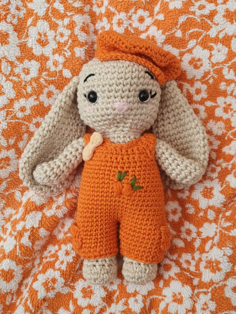 Gehäkelte Tiere - Handgehäkelter Kuschelhase (20 cm) – Personalisiertes Baumwoll-Plüschtier